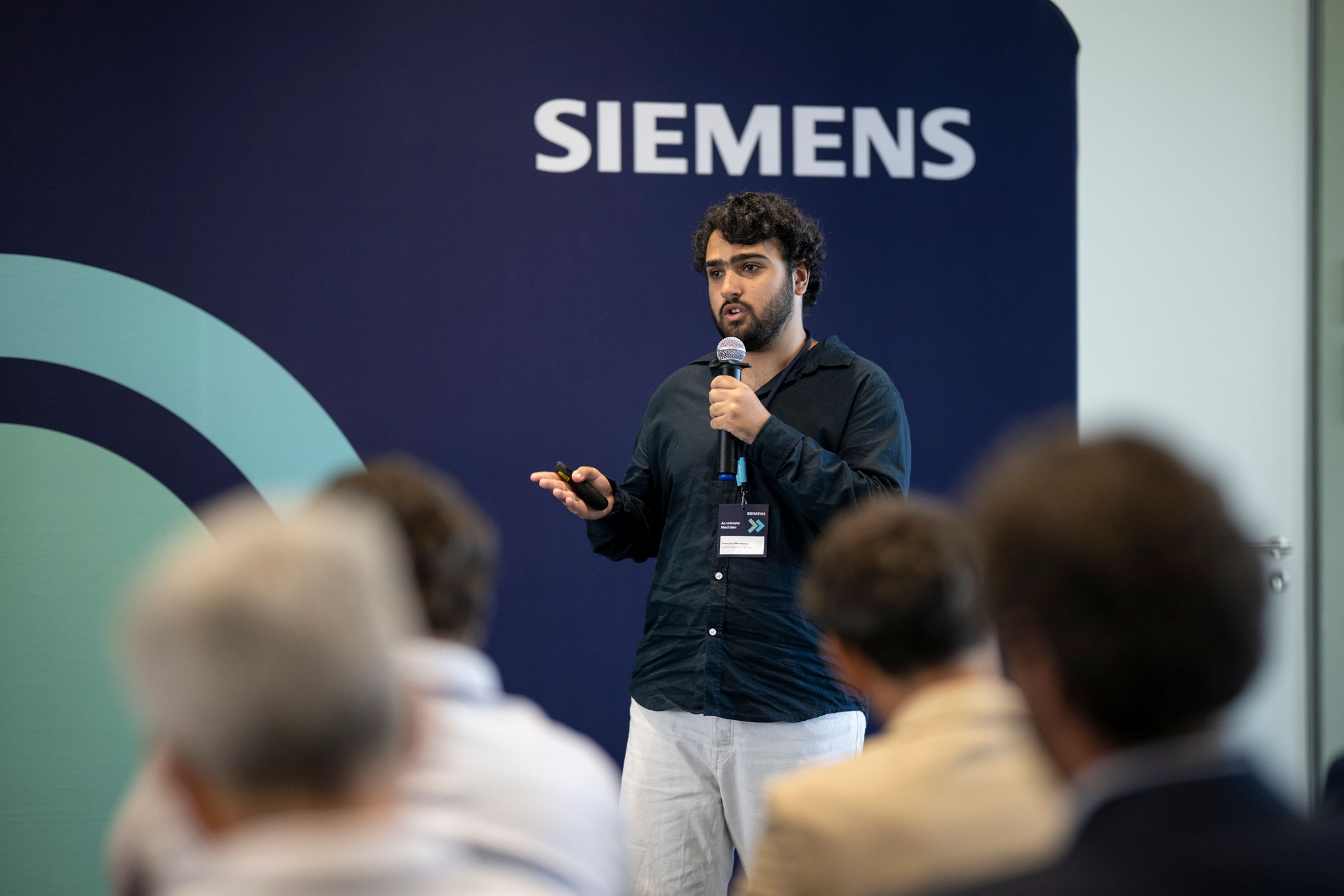 Photo from the Signalis presentation at the Siemens Accelerate NextGen 26 final, 2 of 8.