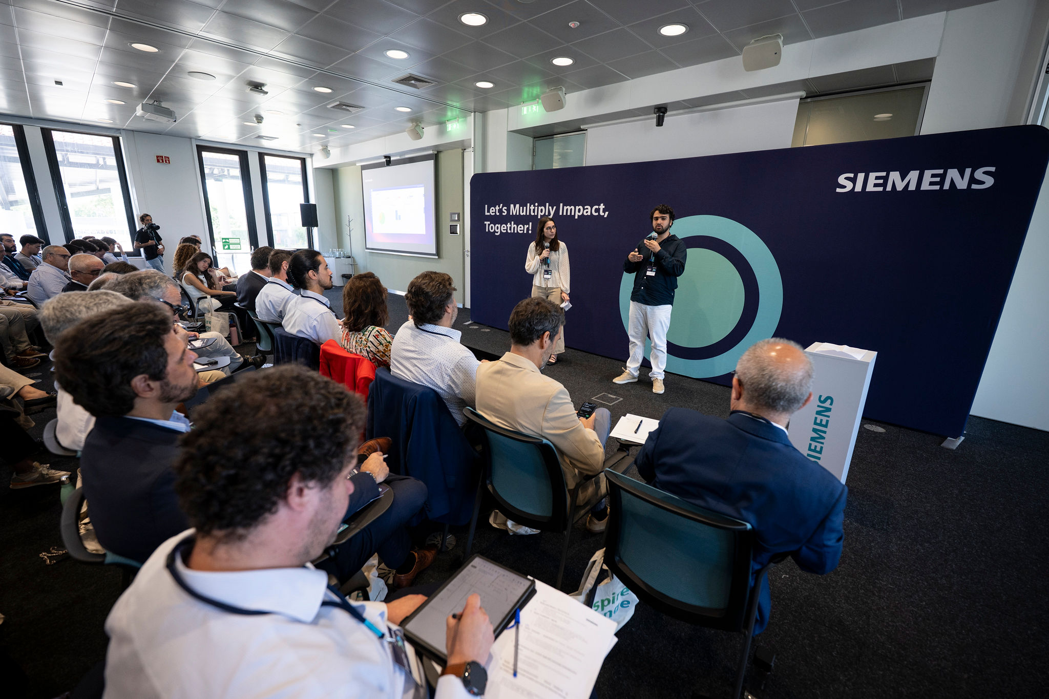 Photo from the Signalis presentation at the Siemens Accelerate NextGen 26 final, 4 of 8.