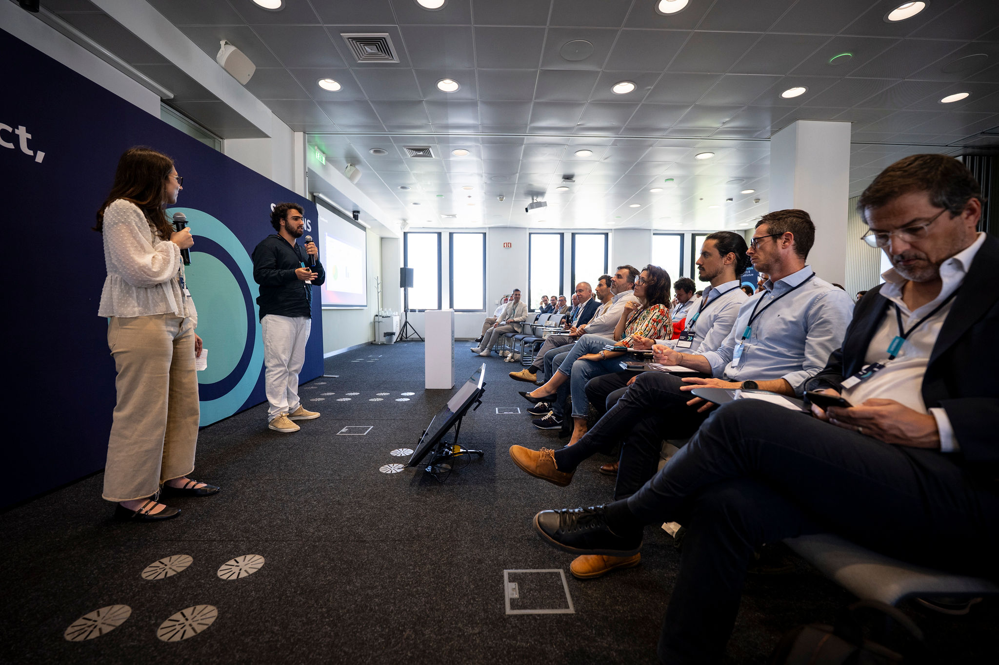 Photo from the Signalis presentation at the Siemens Accelerate NextGen 26 final, 6 of 8.